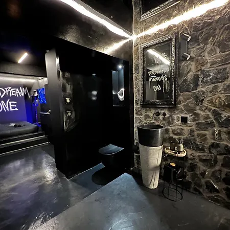 Doormat#13 Black Mirror Thessaloniki Exterior foto